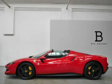 FERRARI 296 GTS Racing Lift JBL LED-Carbon Display 5Year