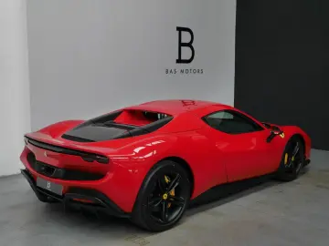 FERRARI 296 GTS Racing Lift JBL LED-Carbon Display 5Year