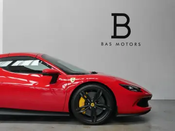 FERRARI 296 GTS Racing Lift JBL LED-Carbon Display 5Year