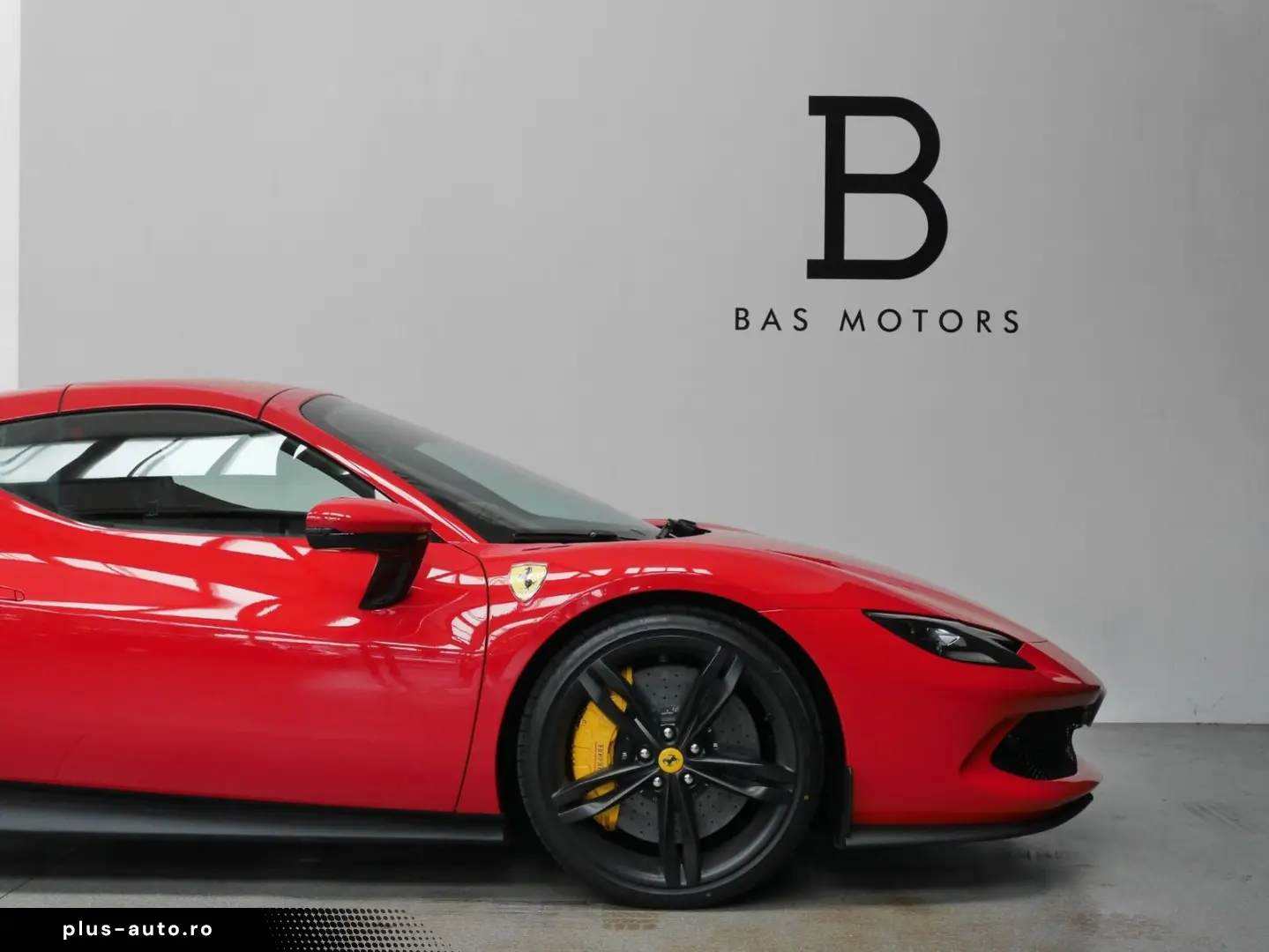 FERRARI 296 GTS Racing Lift JBL LED-Carbon Display 5Year