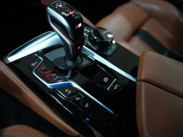 BMW M5 Lim. Competition B&W LASER MASSAGE HUD 360 KA