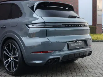 PORSCHE Cayenne E-Hybrid   PTS - Manufaktur - Voll!