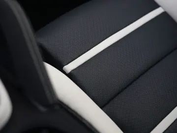 PORSCHE Cayenne E-Hybrid   PTS - Manufaktur - Voll!