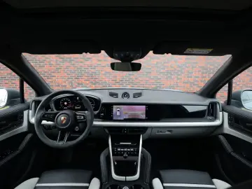 PORSCHE Cayenne E-Hybrid   PTS - Manufaktur - Voll!