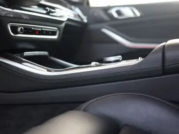 BMW X5 50e xDrive   Pano - AHK - HUD