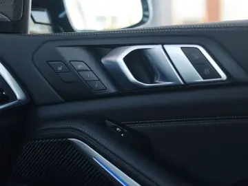 BMW X5 50e xDrive   Pano - AHK - HUD