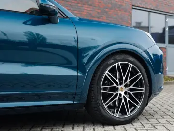 PORSCHE Cayenne Coupe E-Hybrid   Pano - AHK