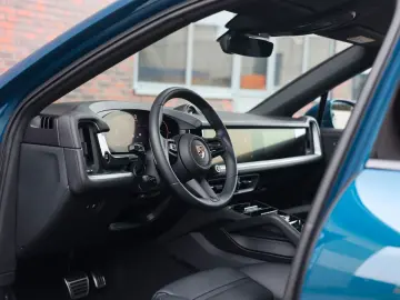 PORSCHE Cayenne Coupe E-Hybrid   Pano - AHK