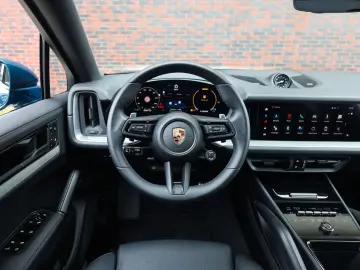 PORSCHE Cayenne Coupe E-Hybrid   Pano - AHK