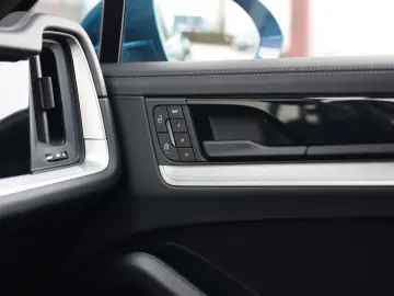 PORSCHE Cayenne Coupe E-Hybrid   Pano - AHK