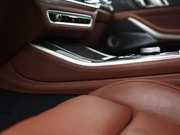 BMW X5 50e xDrive   Skylounge - AHK - HUD