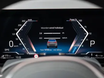 BMW X5 50e xDrive   Skylounge - AHK - HUD