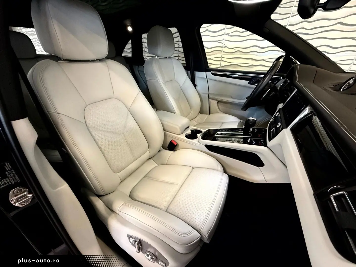 PORSCHE Macan S PASM PDLS STANDHEIZ APPROVED BIS 03 28