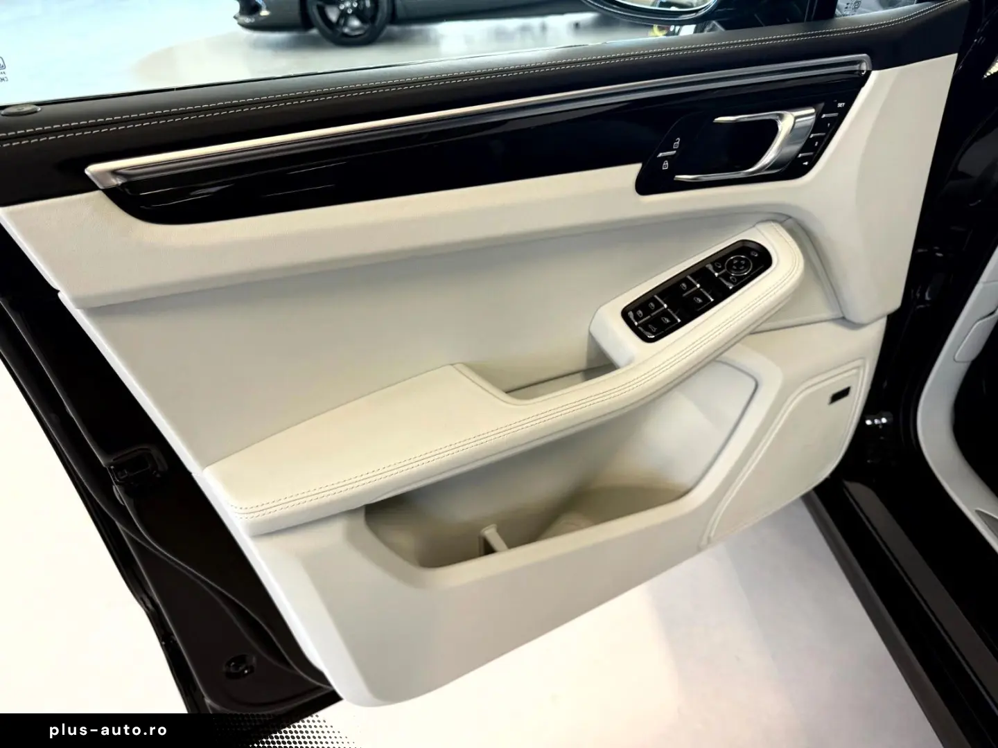 PORSCHE Macan S PASM PDLS STANDHEIZ APPROVED BIS 03 28