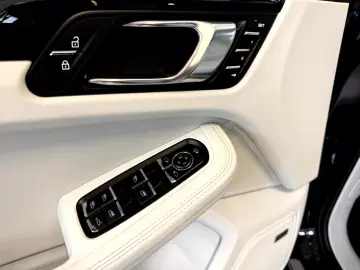 PORSCHE Macan S PASM PDLS STANDHEIZ APPROVED BIS 03 28