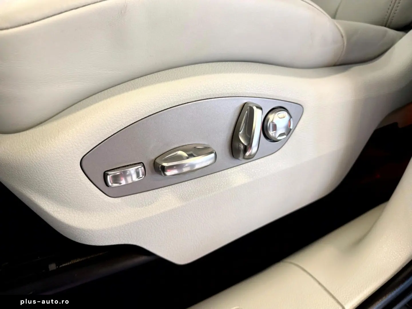 PORSCHE Macan S PASM PDLS STANDHEIZ APPROVED BIS 03 28