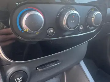 RENAULT CLIO 0.9 TCe 75CP Zen