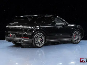 PORSCHE Cayenne S E-Hyb FACELIFT 21  Pano Inno Massage