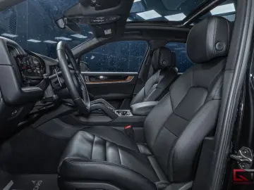 PORSCHE Cayenne S E-Hyb FACELIFT 21  Pano Inno Massage