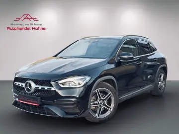 MERCEDES-BENZ GLA 250 4M AMG Line Pano Ambiente JungeSterne
