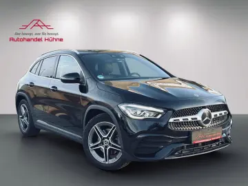 MERCEDES-BENZ GLA 250 4M AMG Line Pano Ambiente JungeSterne