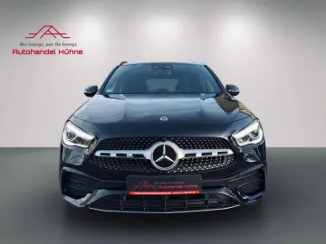 MERCEDES-BENZ GLA 250 4M AMG Line Pano Ambiente JungeSterne