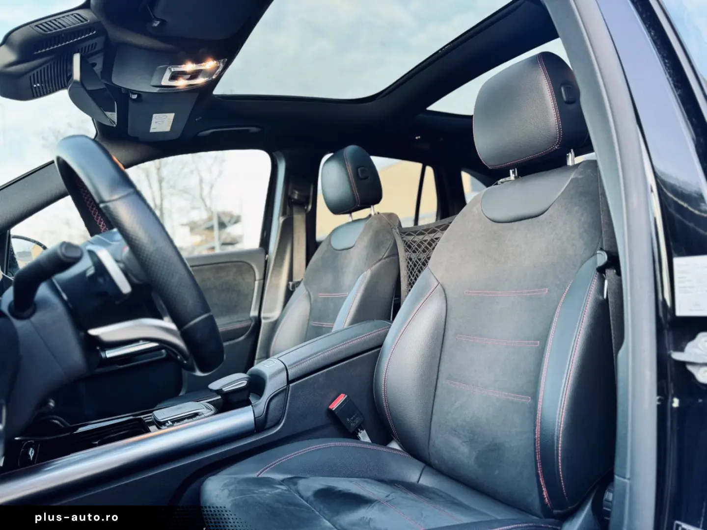 MERCEDES-BENZ GLA 250 4M AMG Line Pano Ambiente JungeSterne