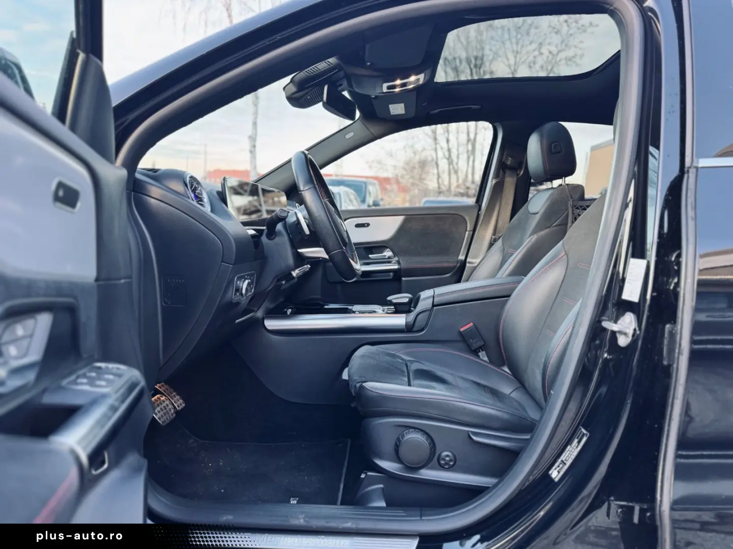 MERCEDES-BENZ GLA 250 4M AMG Line Pano Ambiente JungeSterne