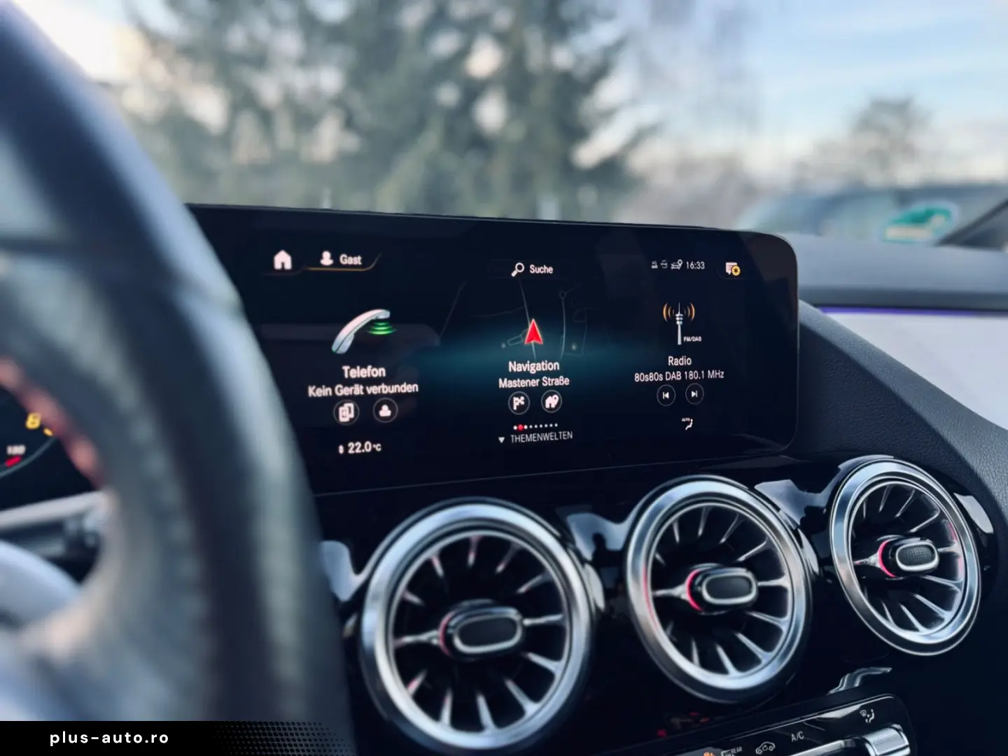 MERCEDES-BENZ GLA 250 4M AMG Line Pano Ambiente JungeSterne