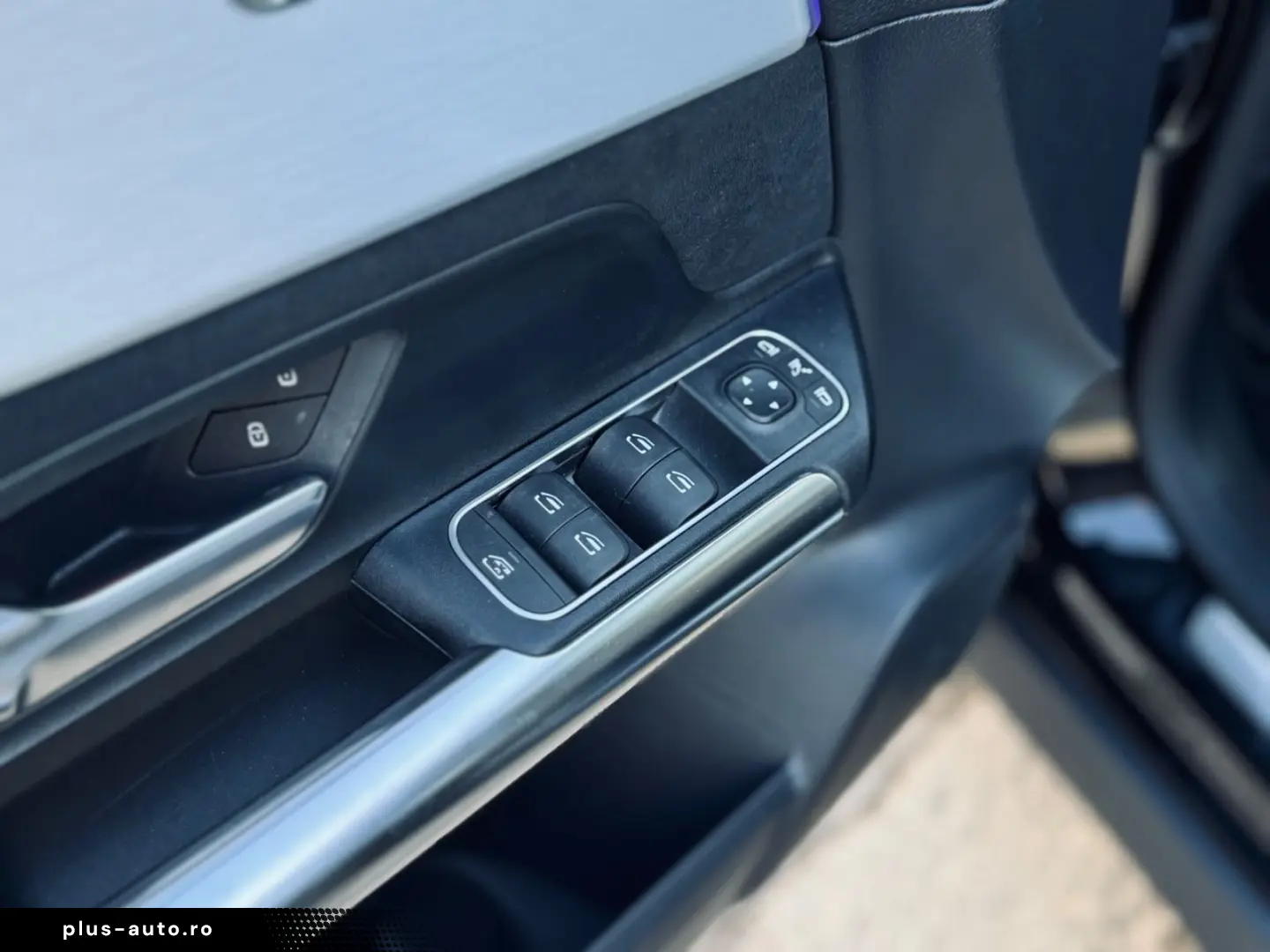 MERCEDES-BENZ GLA 250 4M AMG Line Pano Ambiente JungeSterne