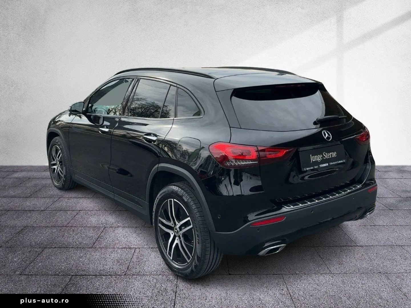 MERCEDES-BENZ GLA 250 4MATIC Progressive Prem  Pano RKam