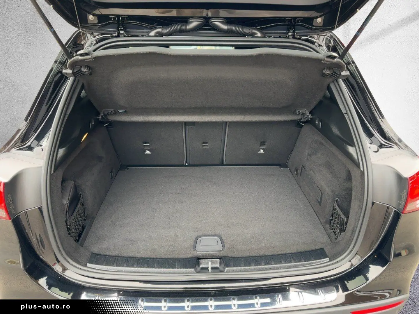 MERCEDES-BENZ GLA 250 4MATIC Progressive Prem  Pano RKam