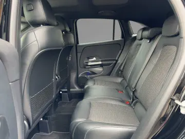MERCEDES-BENZ GLA 250 4MATIC Progressive Prem  Pano RKam