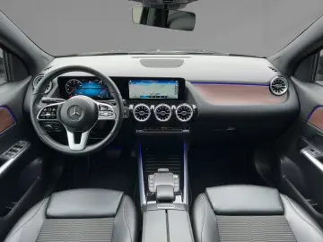 MERCEDES-BENZ GLA 250 4MATIC Progressive Prem  Pano RKam