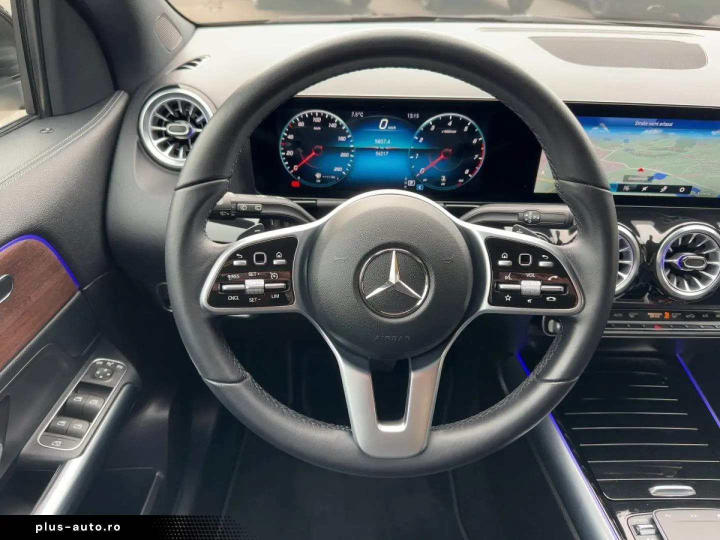 MERCEDES-BENZ GLA 250 4MATIC Progressive Prem  Pano RKam
