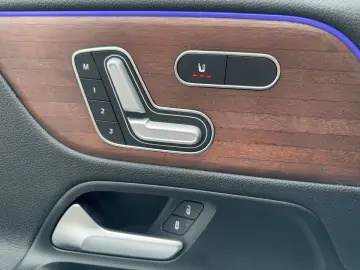 MERCEDES-BENZ GLA 250 4MATIC Progressive Prem  Pano RKam