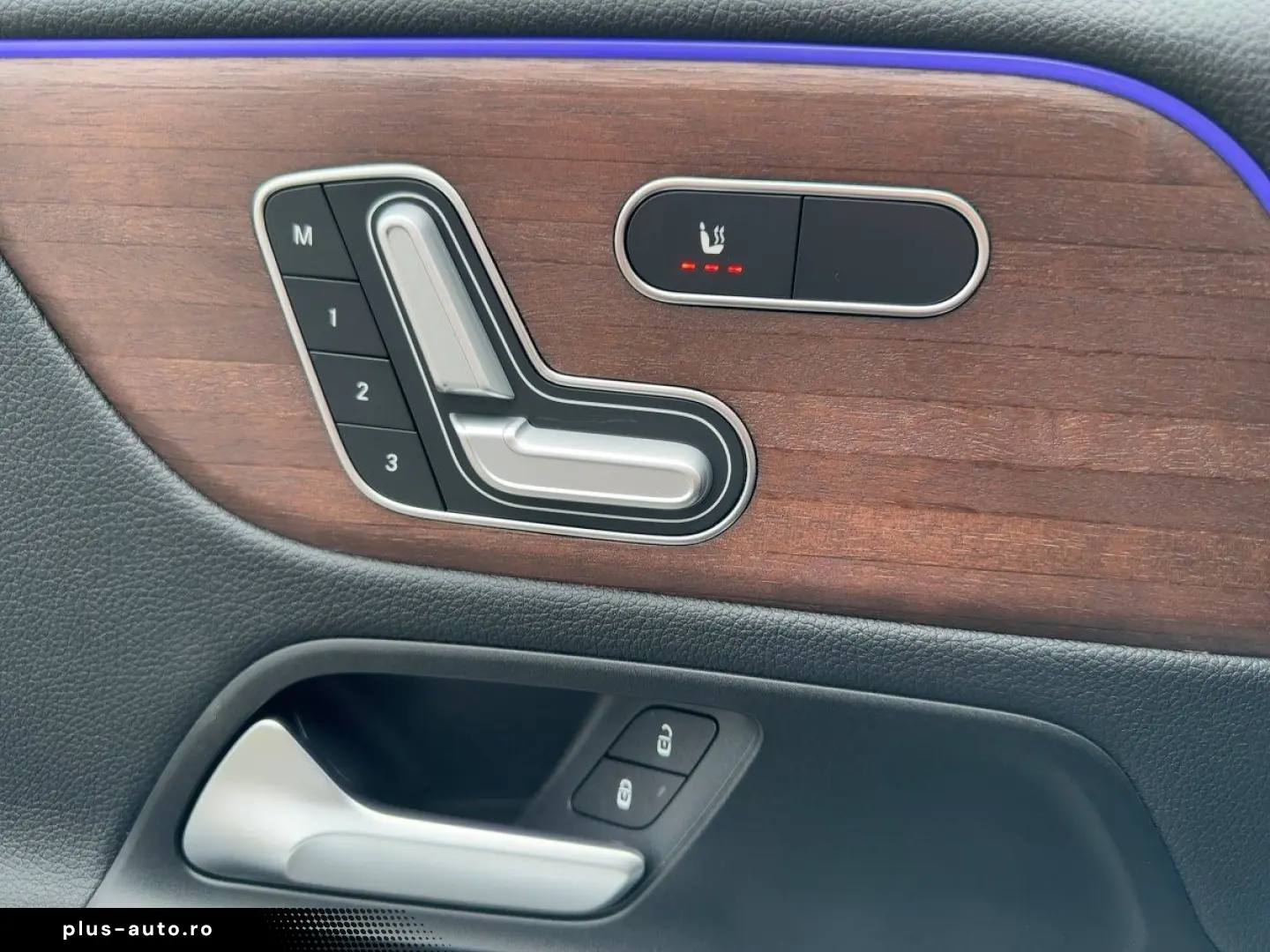 MERCEDES-BENZ GLA 250 4MATIC Progressive Prem  Pano RKam