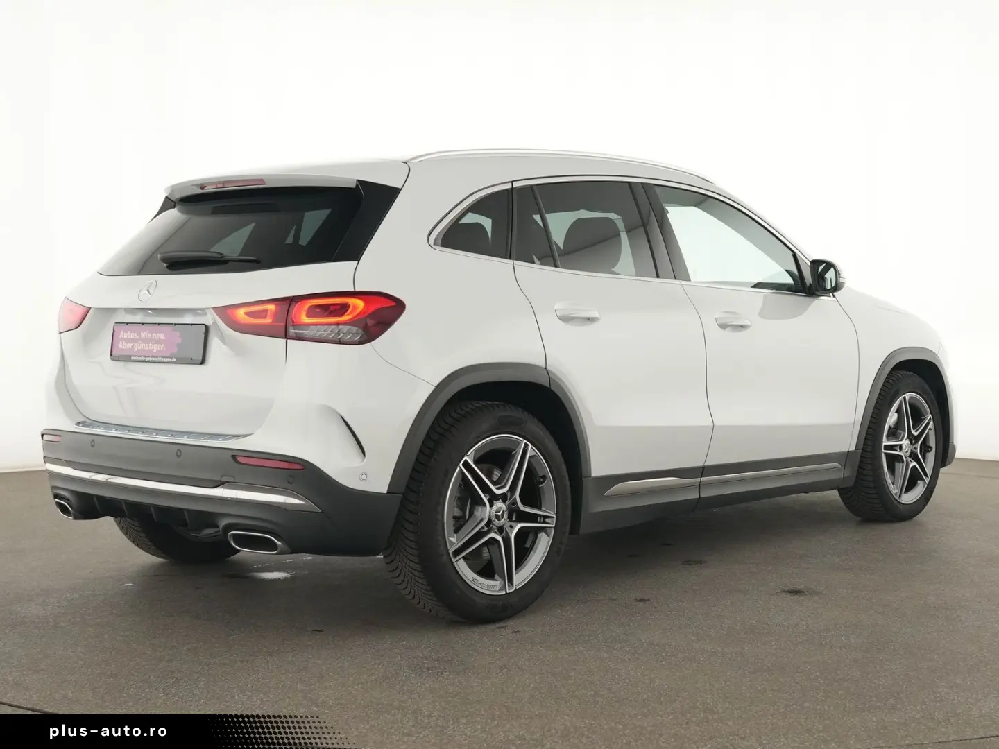 MERCEDES-BENZ GLA 250 AMG Line Pano ACC Kamera LED Navi