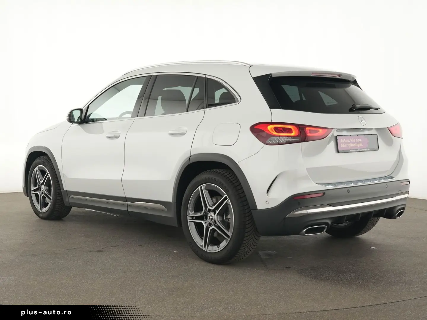 MERCEDES-BENZ GLA 250 AMG Line Pano ACC Kamera LED Navi