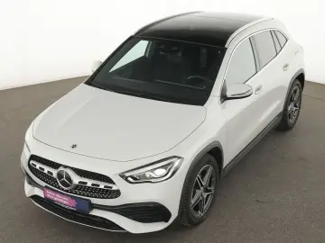 MERCEDES-BENZ GLA 250 AMG Line Pano ACC Kamera LED Navi