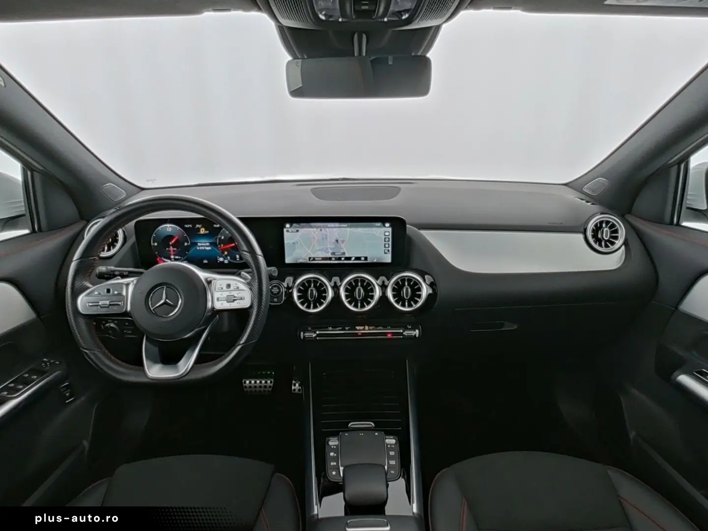 MERCEDES-BENZ GLA 250 AMG Line Pano ACC Kamera LED Navi