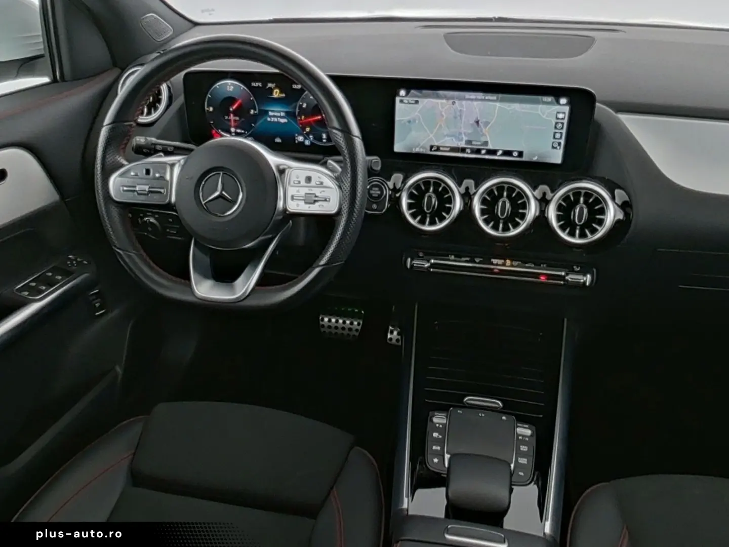 MERCEDES-BENZ GLA 250 AMG Line Pano ACC Kamera LED Navi