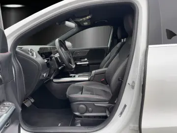 MERCEDES-BENZ GLA250 4M AMG Premi MLED Standhz Hifi KeyGo