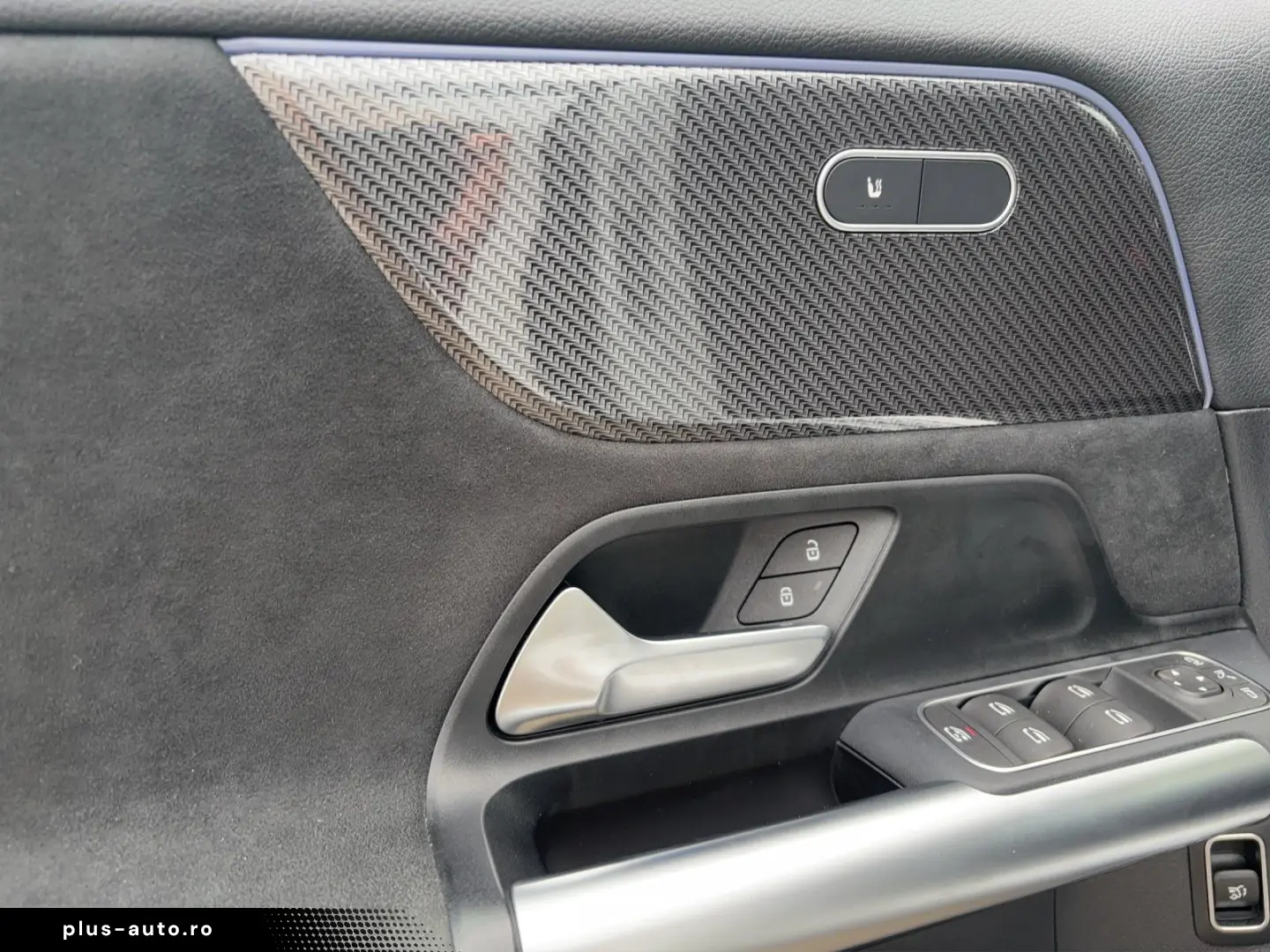 MERCEDES-BENZ GLA250 4M AMG Premi MLED Standhz Hifi KeyGo