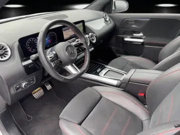 MERCEDES-BENZ GLA250 4M AMG Premi MLED Standhz Hifi KeyGo