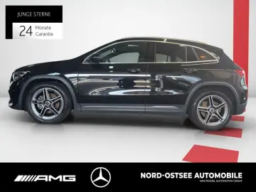 MERCEDES-BENZ GLA 250 4M AMG AHK SHZ LED KAMERA PANO NAVI