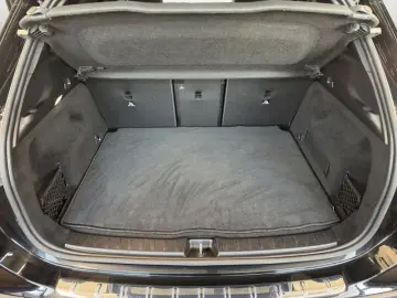 MERCEDES-BENZ GLA 250 4M AMG AHK SHZ LED KAMERA PANO NAVI