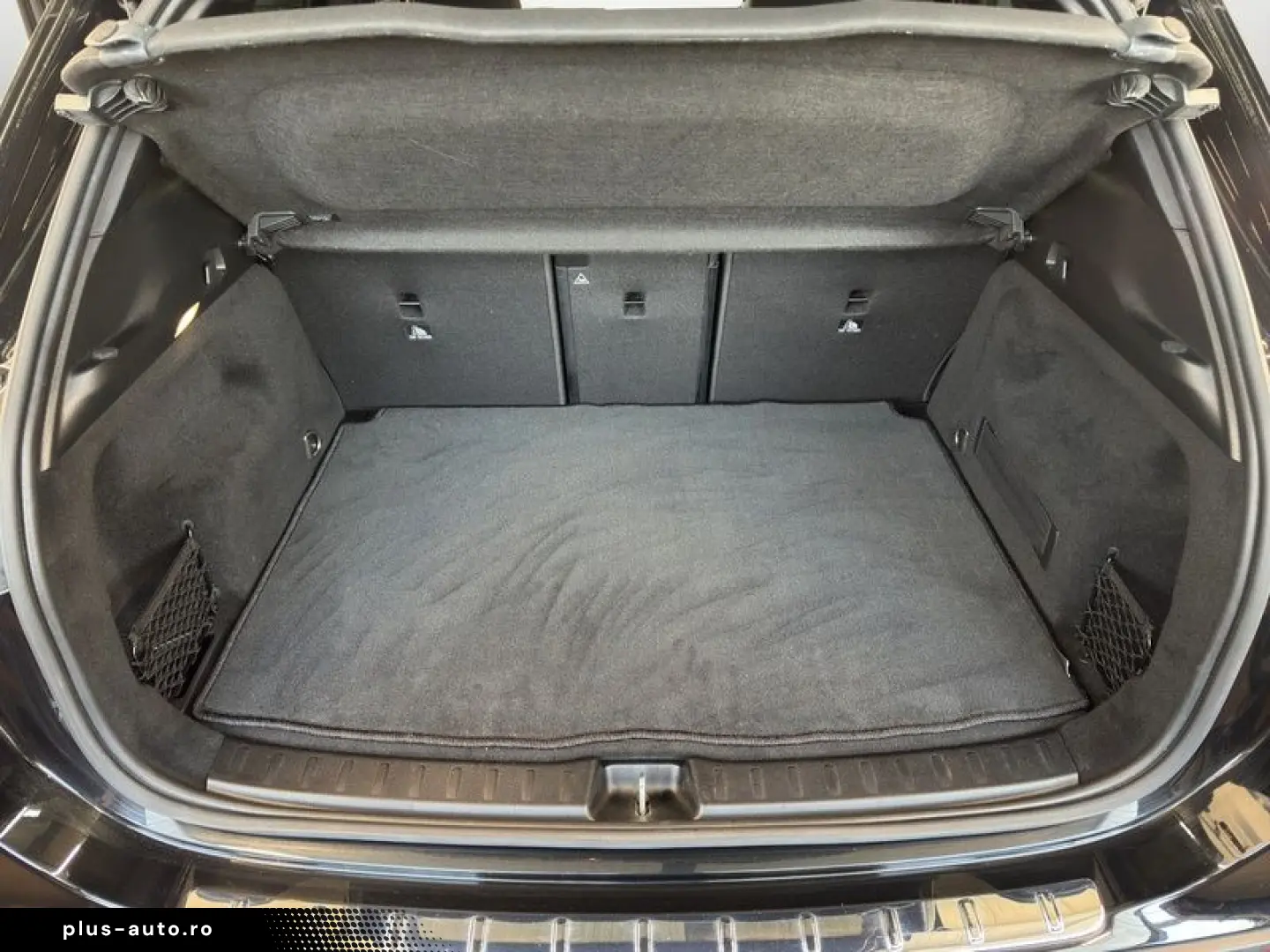 MERCEDES-BENZ GLA 250 4M AMG AHK SHZ LED KAMERA PANO NAVI