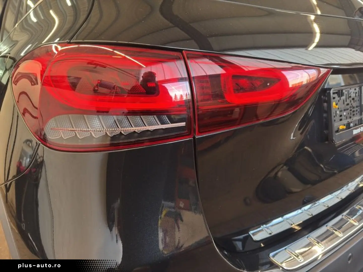 MERCEDES-BENZ GLA 250 4M AMG AHK SHZ LED KAMERA PANO NAVI