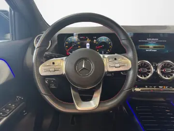 MERCEDES-BENZ GLA 250 4M AMG AHK SHZ LED KAMERA PANO NAVI